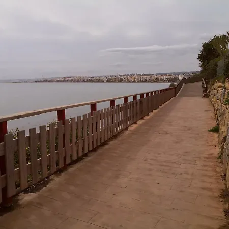 Sea Breeze Apartamento *